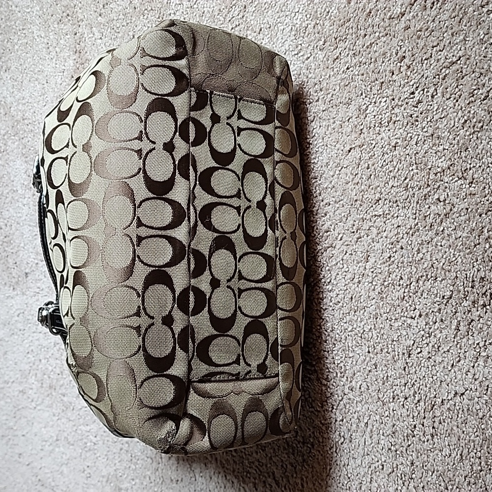 Authentic Vintage Coach bag From 2011 - Picture 2 of 15
